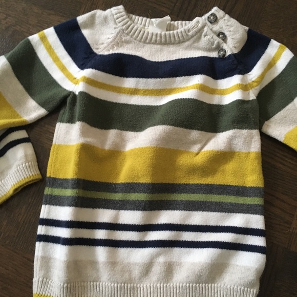 1 1/2-2T H&M sweater like new - Picture 1 of 2